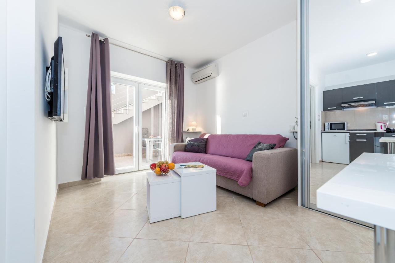 Villa Mirta Тисно Екстер'єр фото
