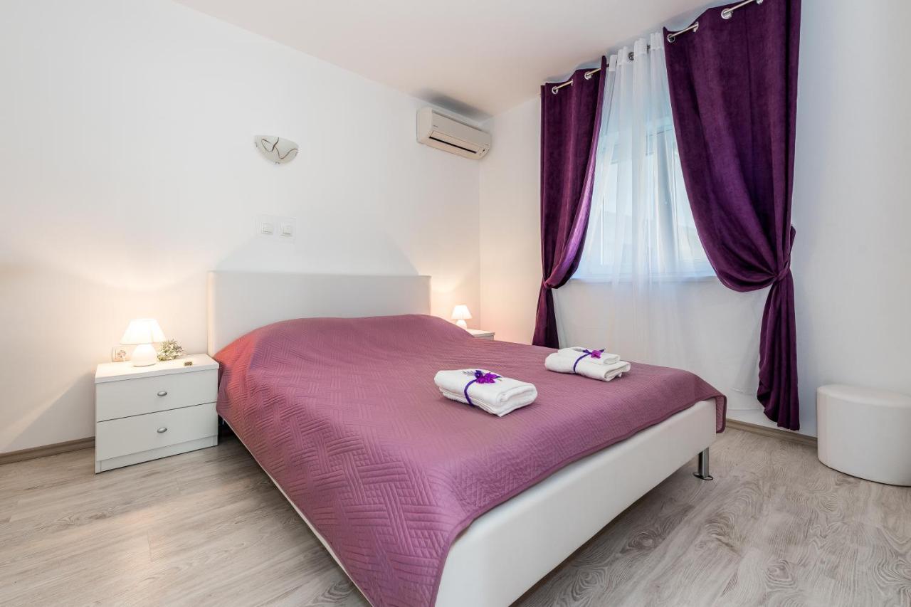 Villa Mirta Тисно Екстер'єр фото